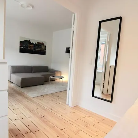 Newly Refurbished 2-br In Amager - 191 アパート